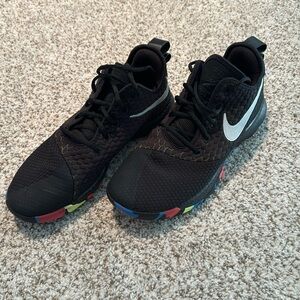 NEVER WORN LeBron Witness Basketball shoes